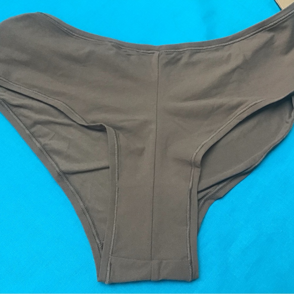 COPY - Skims NWT Oxide Boy shorts Size M  PN-BYS-1099